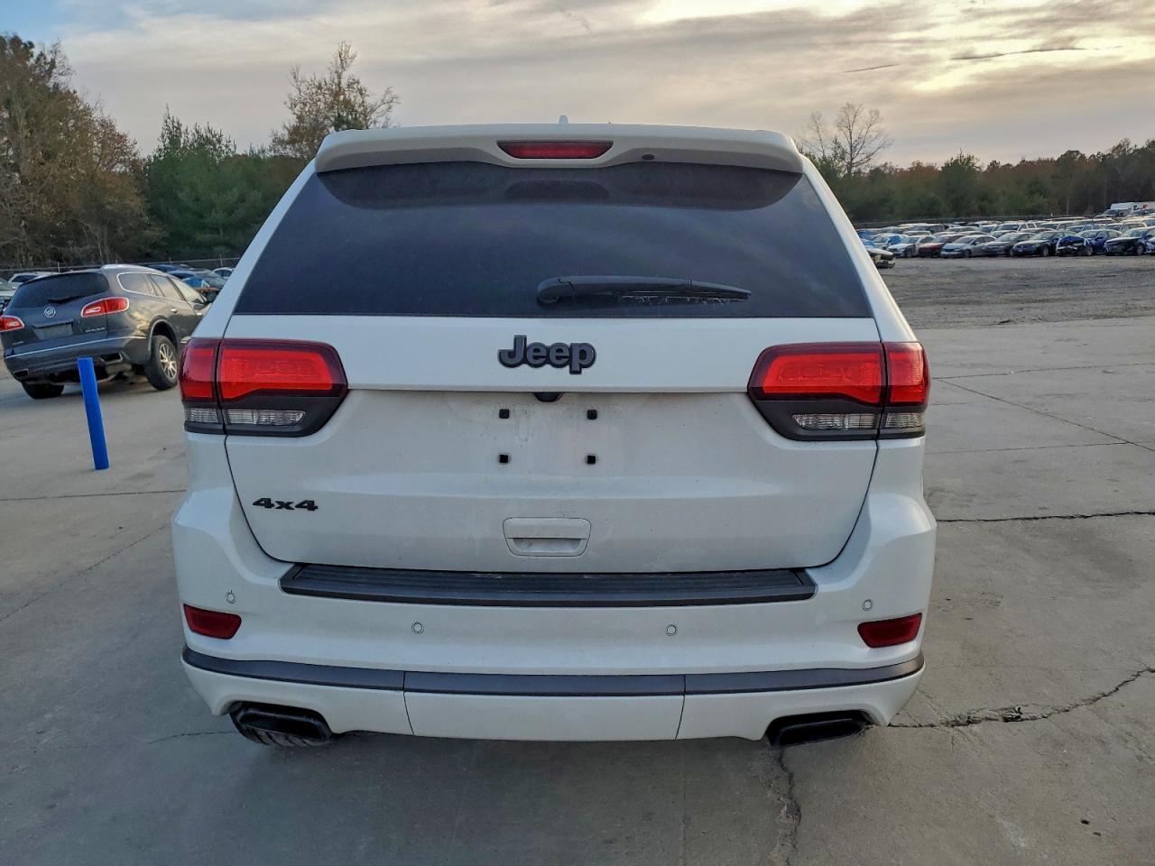 2018 Jeep Grand Cherokee Overland - Image 6