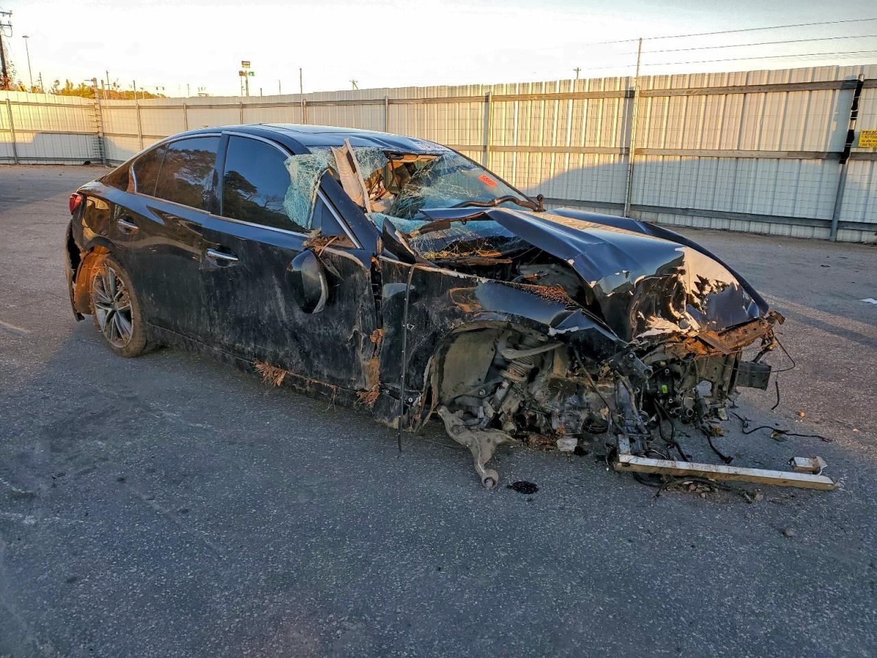 2015 Infiniti Q50 Base - Фото 4