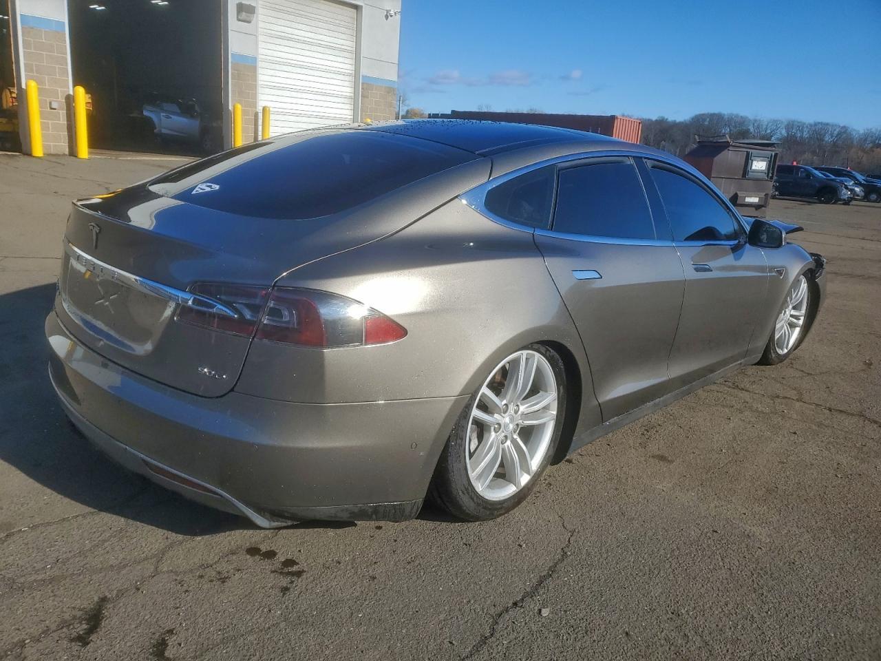 2015 Tesla Model S 90D - Фото 3