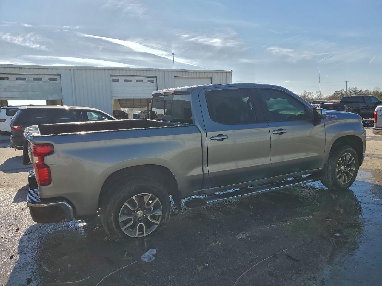 2020 Chevrolet Silverado K1500 Lt - Image 3