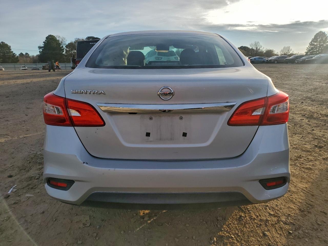 2019 Nissan Sentra S - Фото 6