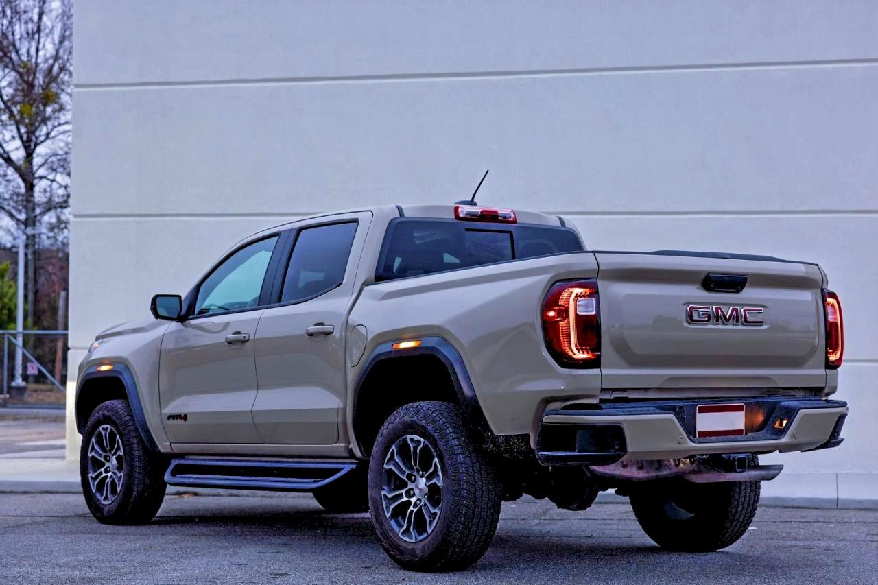 2024 GMC Canyon At4 - Фото 3