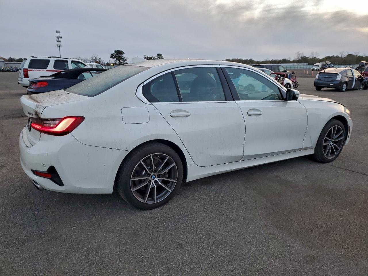 2021 BMW 330Xi - Image 3