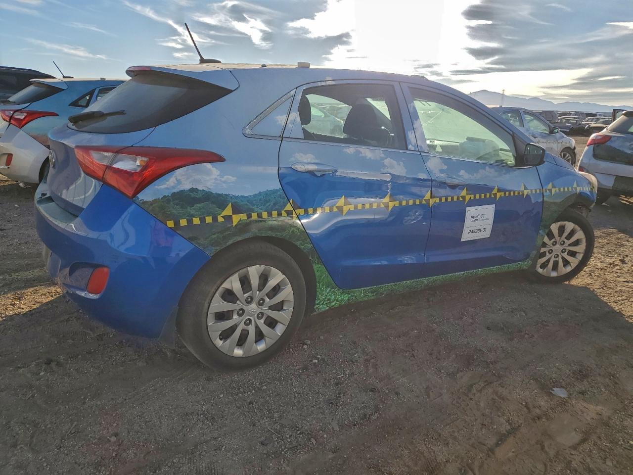 2017 Hyundai Elantra Gt - Image 3