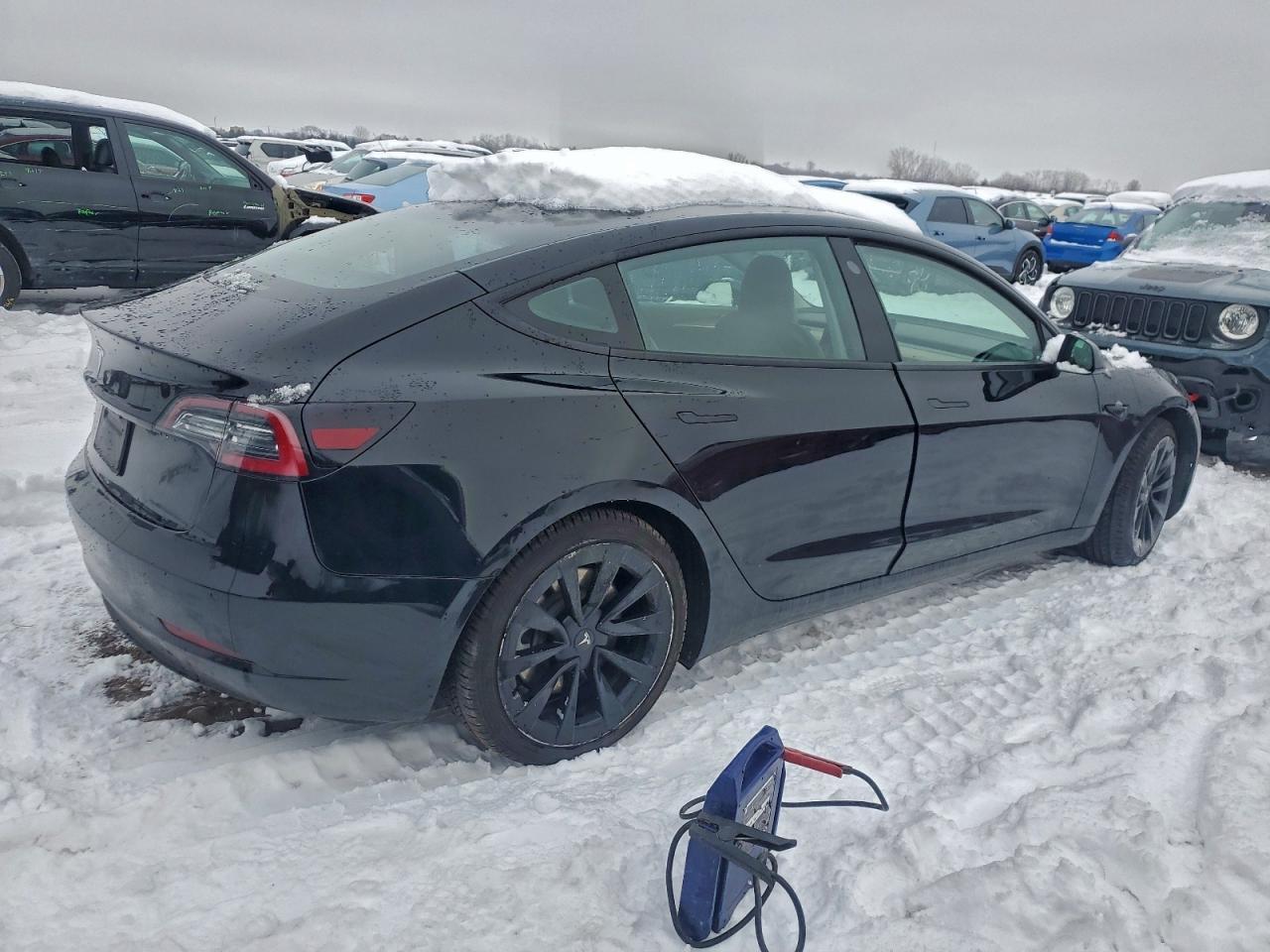 2022 Tesla Model 3 - Фото 3