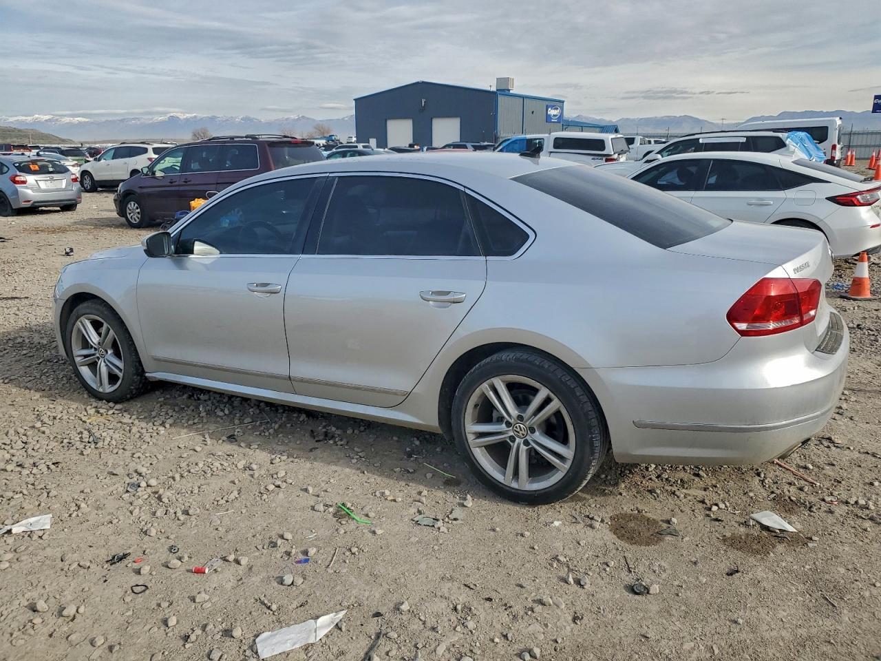 2013 Volkswagen Passat Se - Image 2