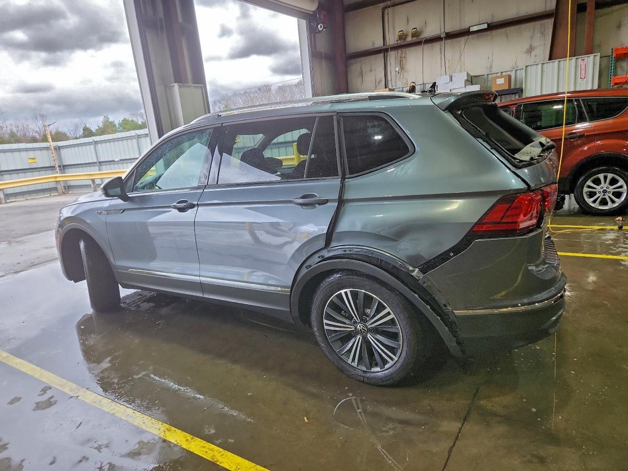 2024 Volkswagen Tiguan Wolfsburg - Фото 2