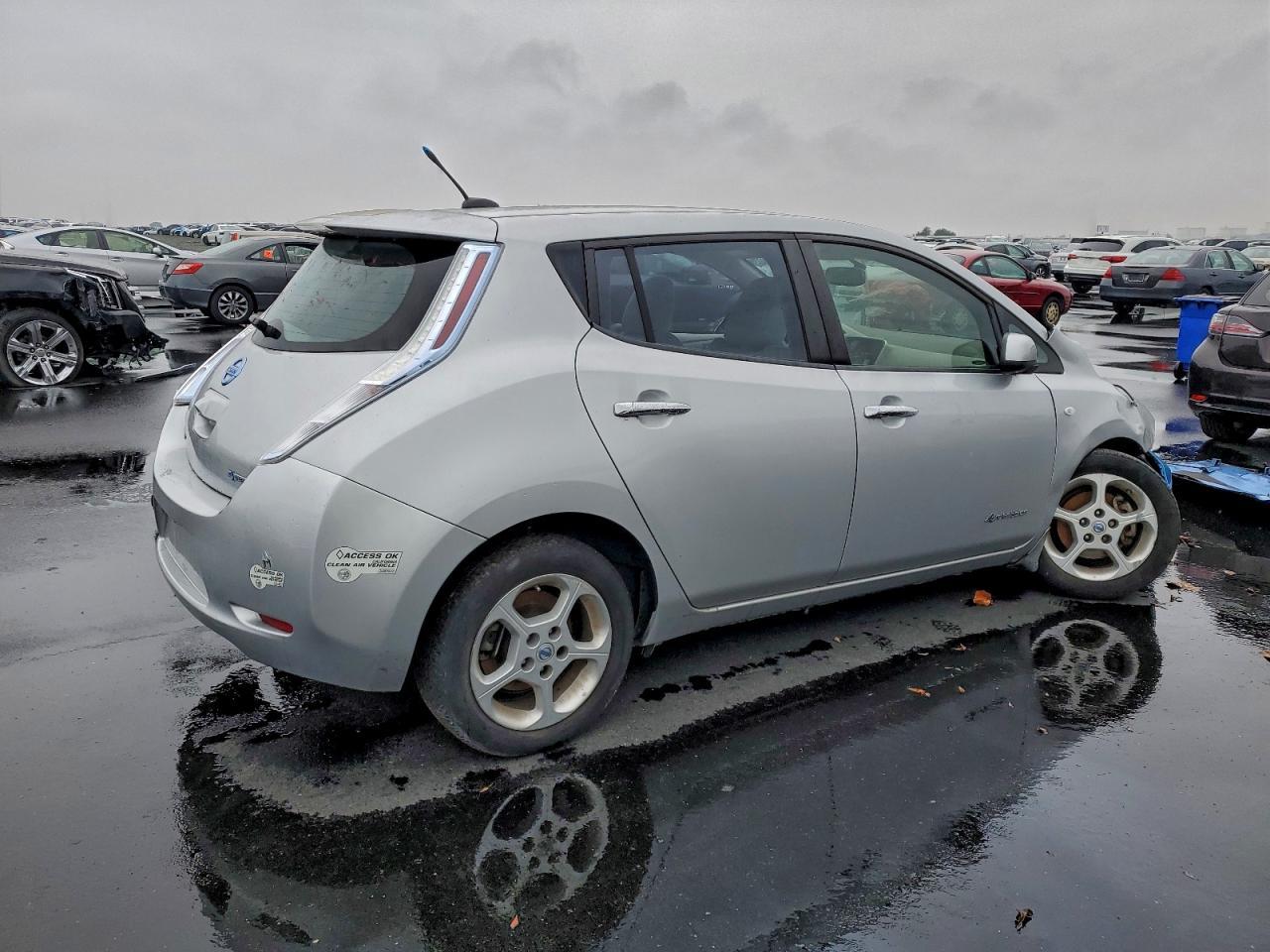 2012 Nissan Leaf Sv - Image 3