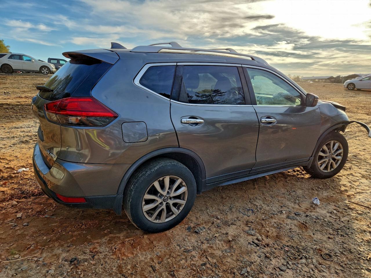 2017 Nissan Rogue S - Фото 3