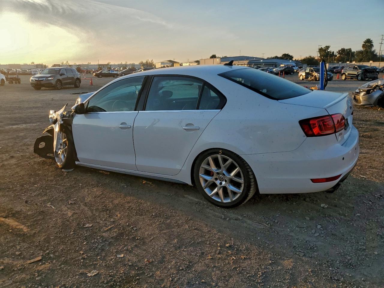 2014 Volkswagen Jetta Gli - Image 2