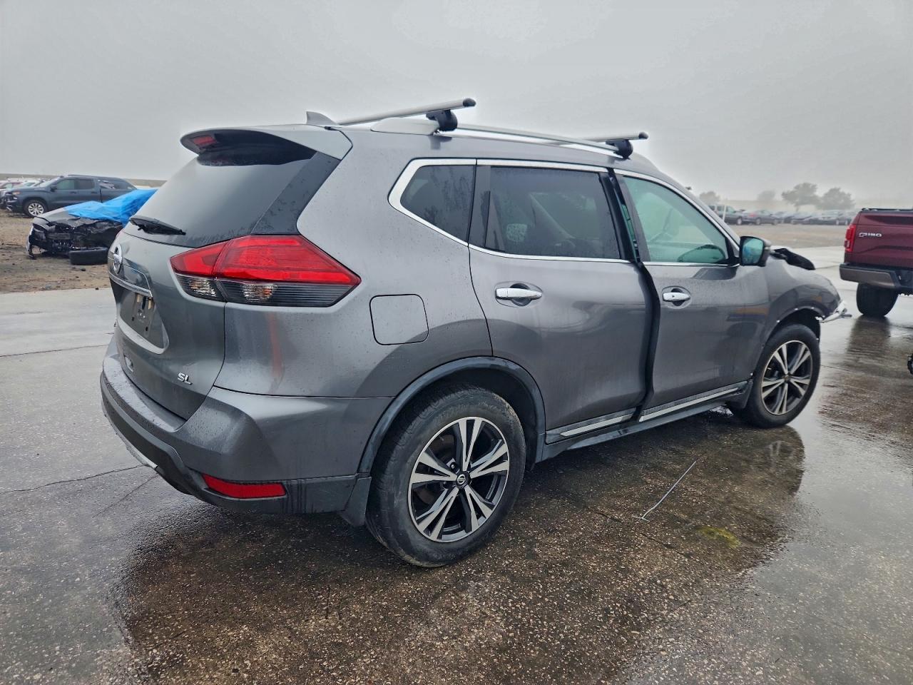 2017 Nissan Rogue S - Image 3