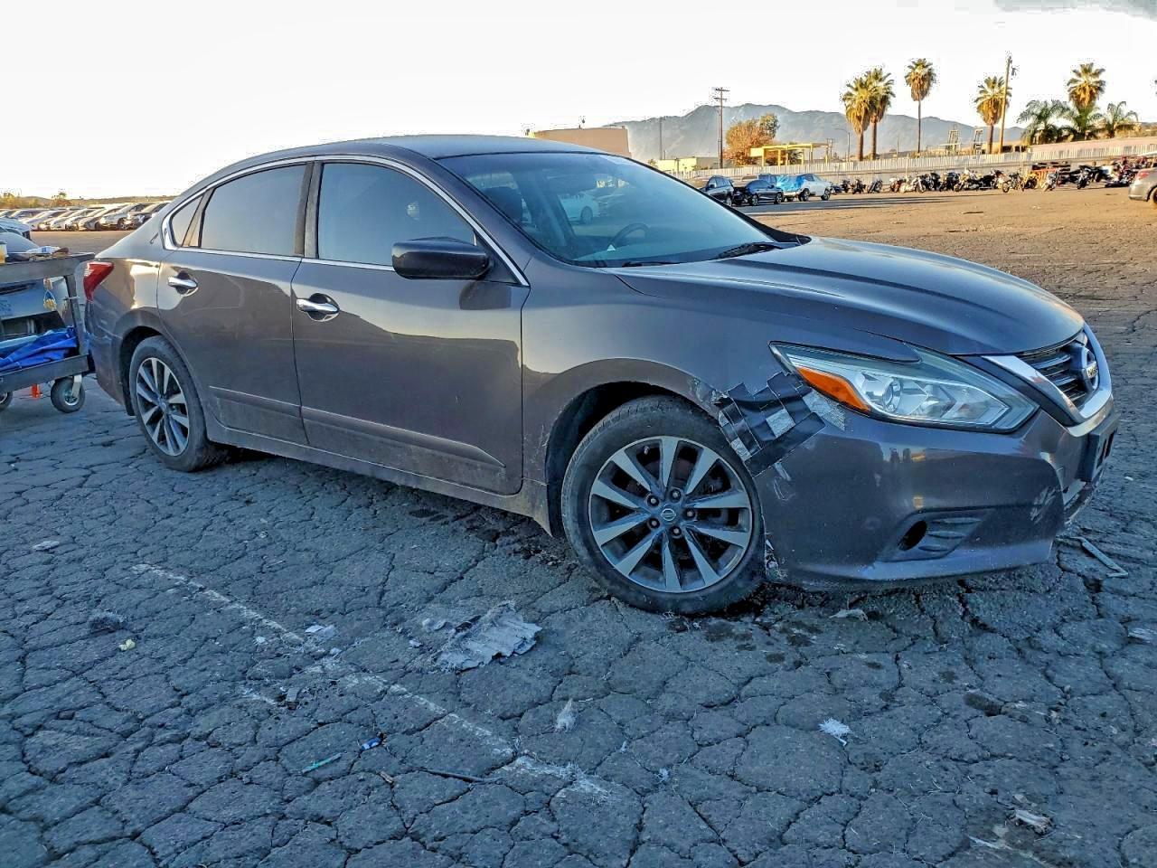 2016 Nissan Altima 2.5 - Фото 4