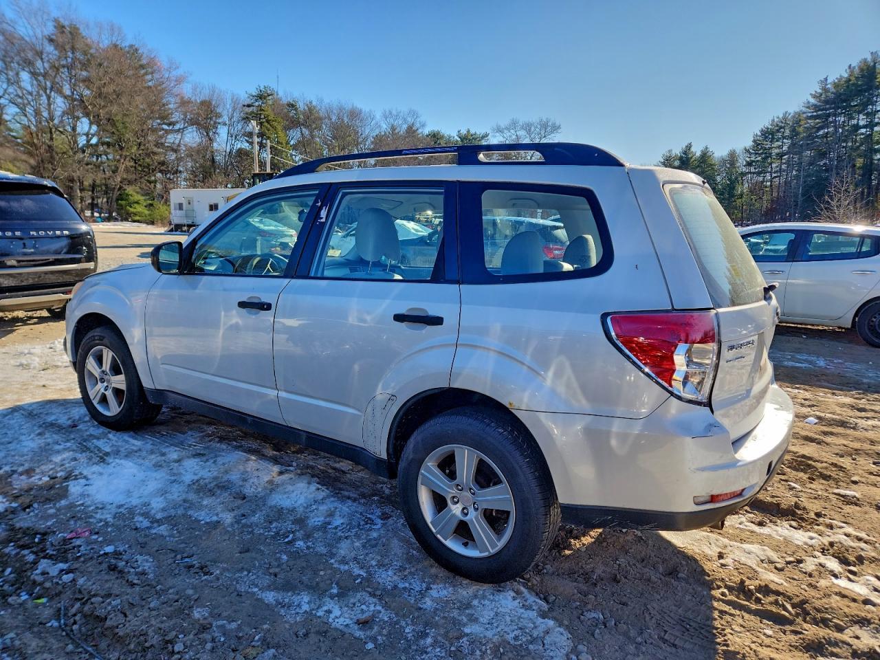 2011 Subaru Forester 2.5X - Фото 2