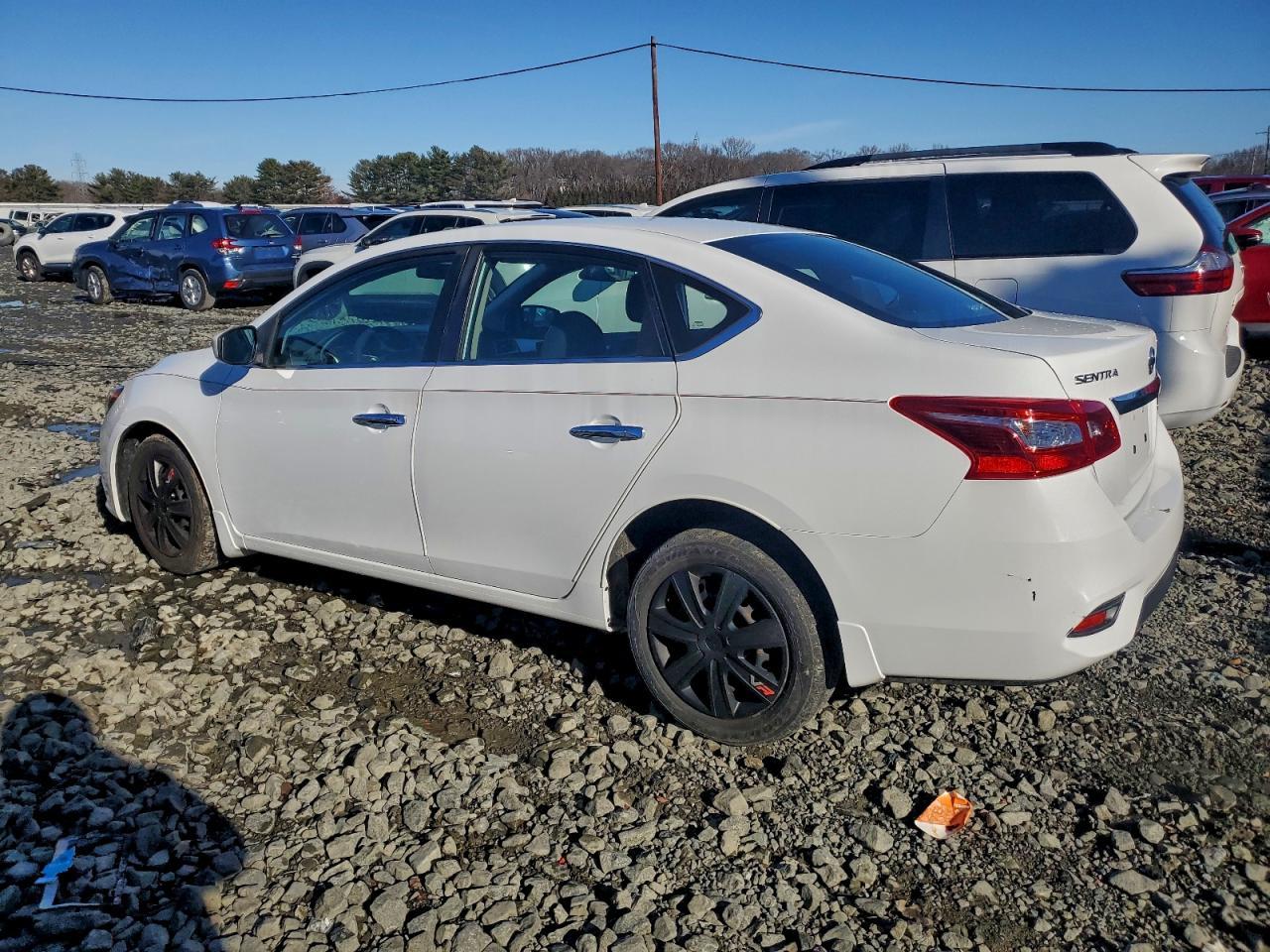 2018 Nissan Sentra S - Фото 2
