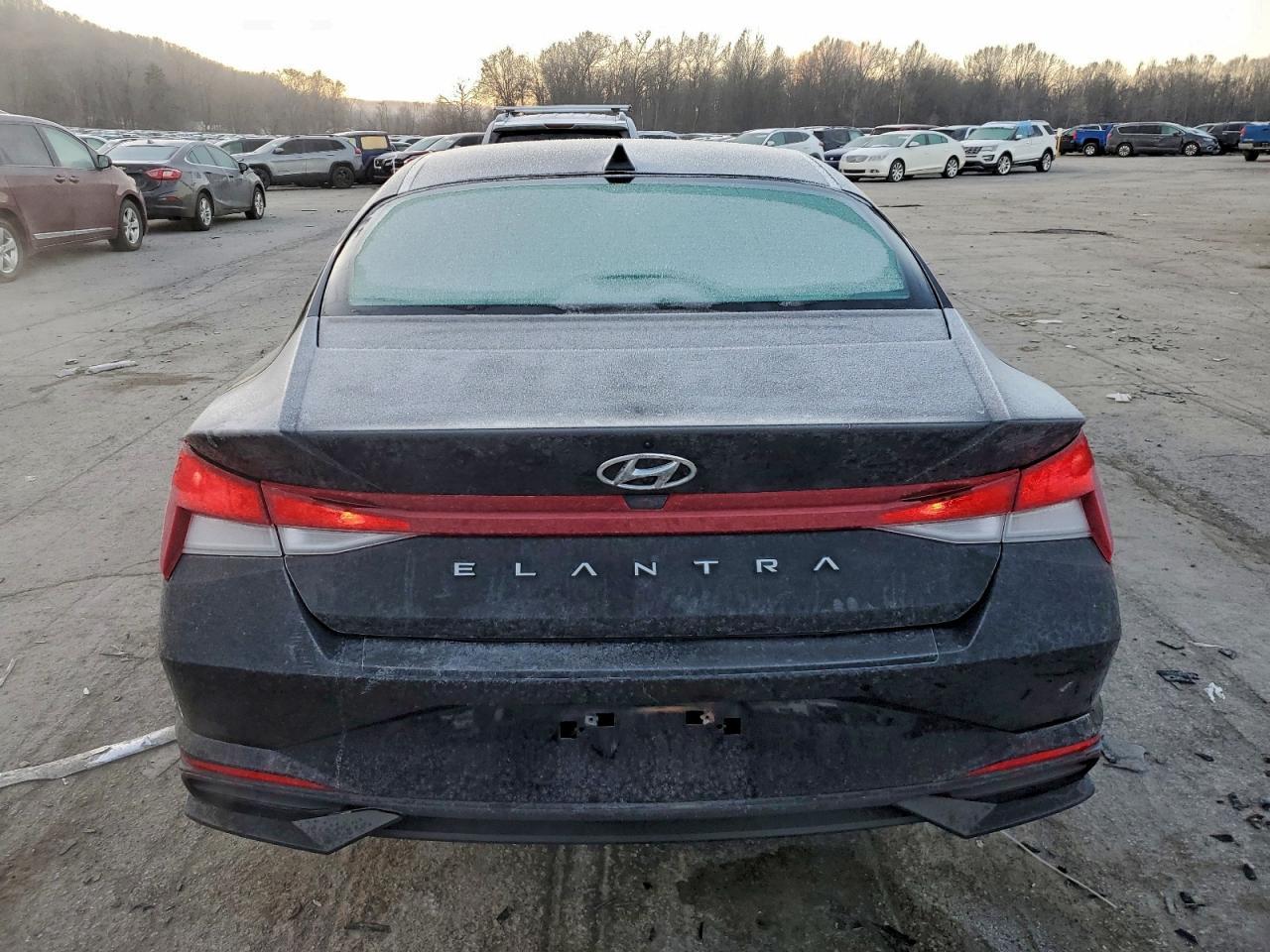2023 Hyundai Elantra Se - Фото 6