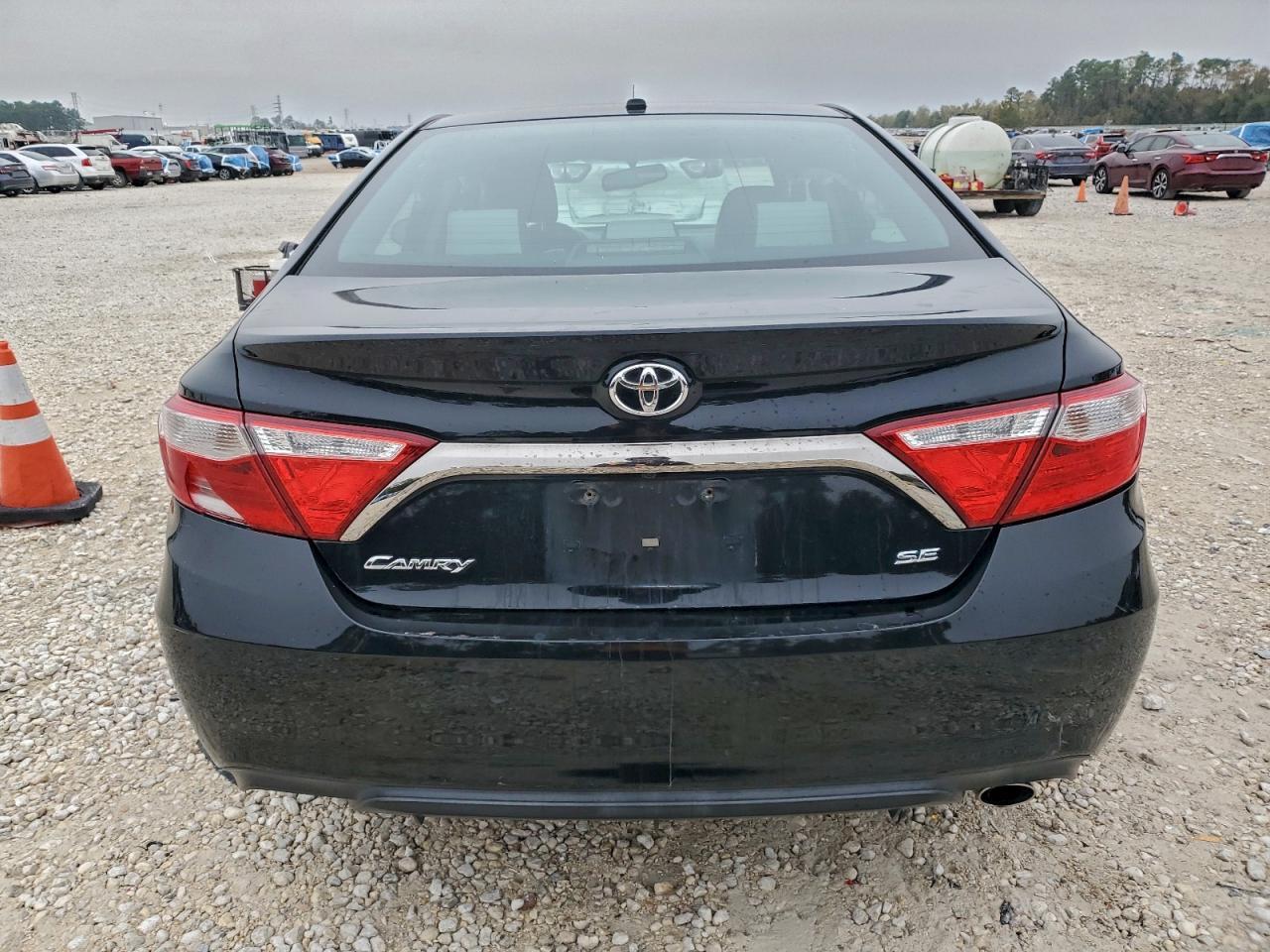2016 Toyota Camry Se - Фото 6