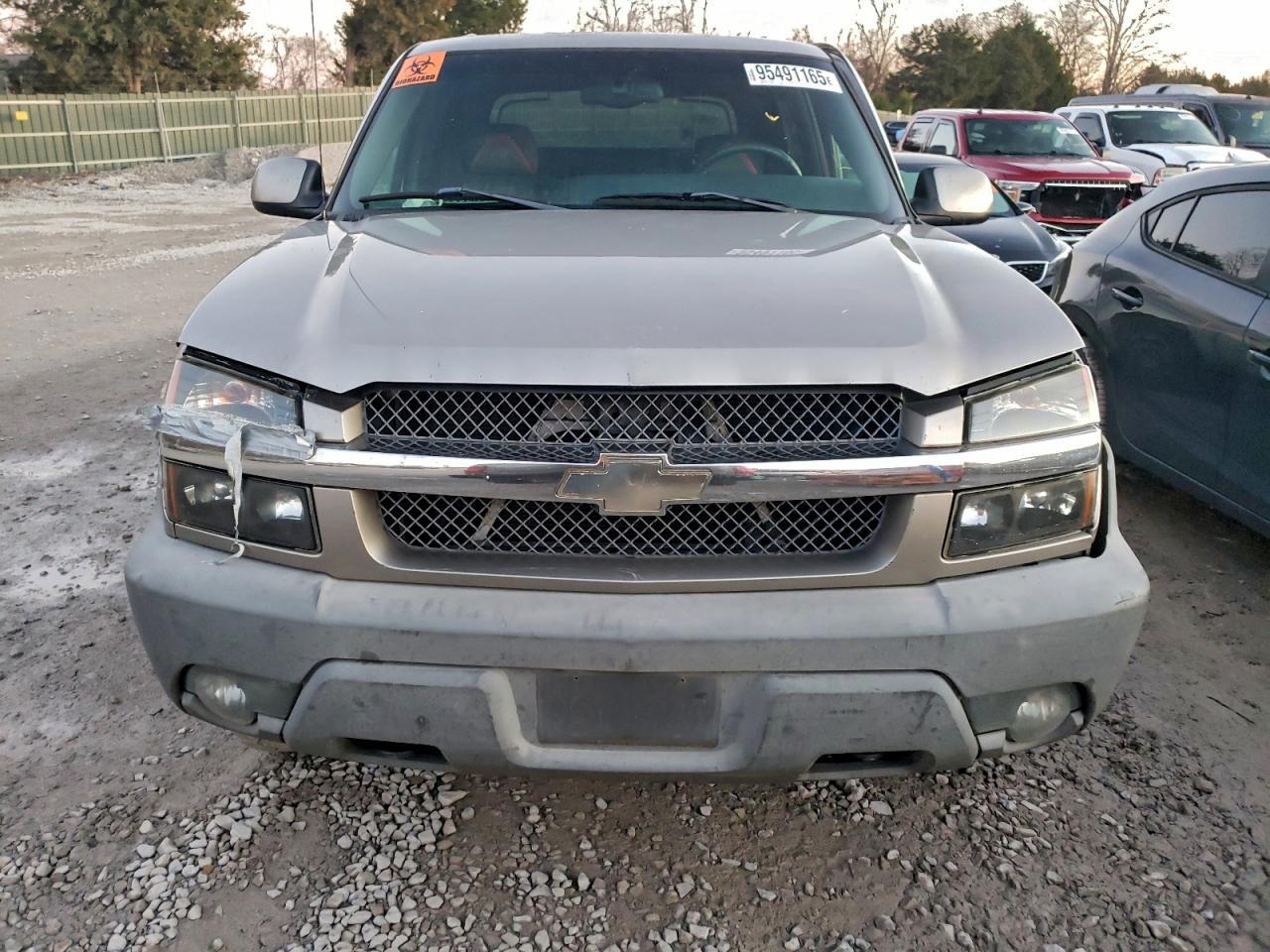 2002 Chevrolet Avalanche K1500 - Image 5