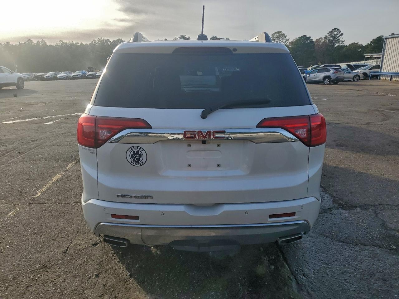 2018 GMC Acadia Denali - Фото 6