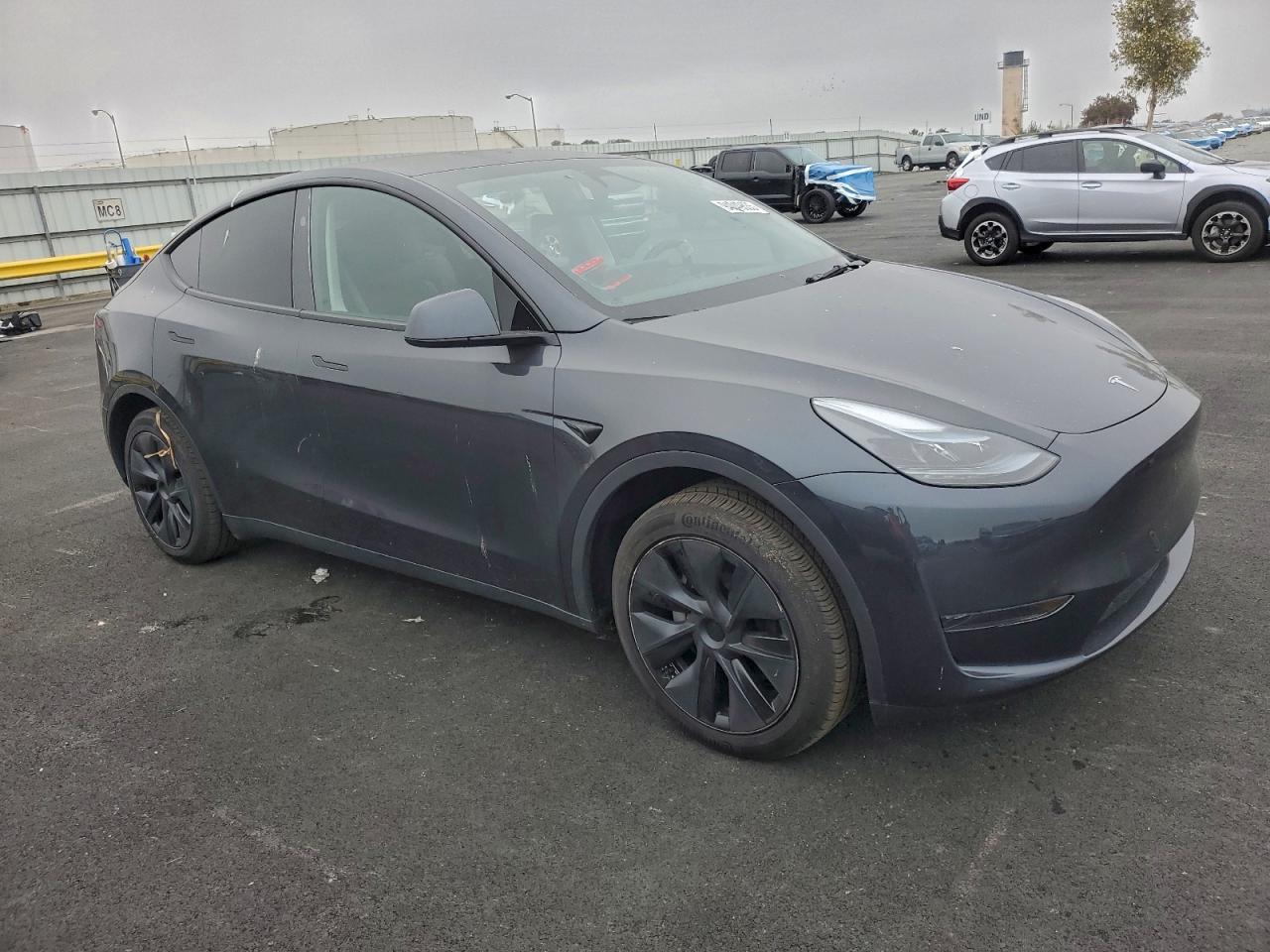 2025 Tesla Model Y - Фото 4
