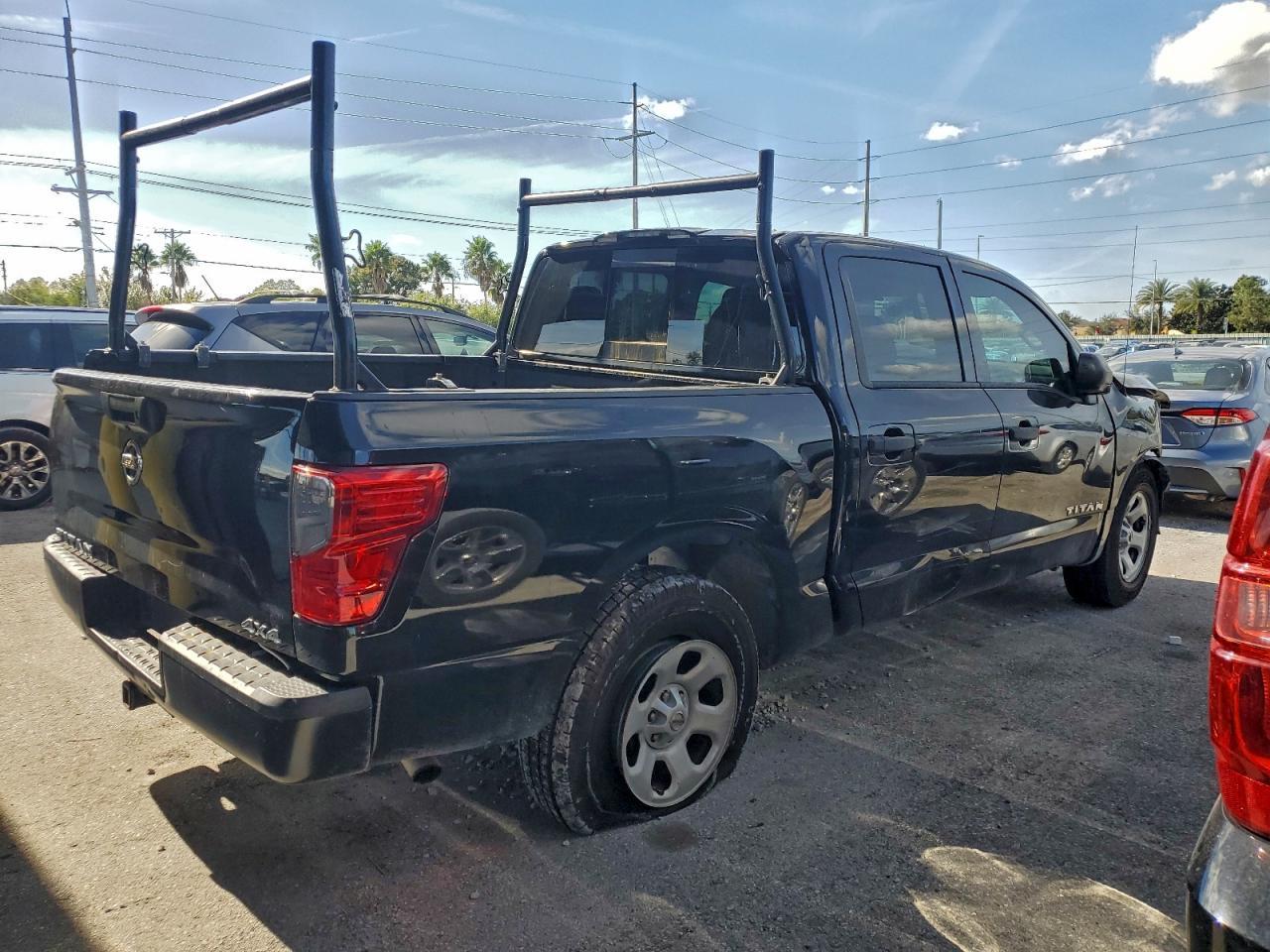 2019 Nissan Titan S - Фото 3