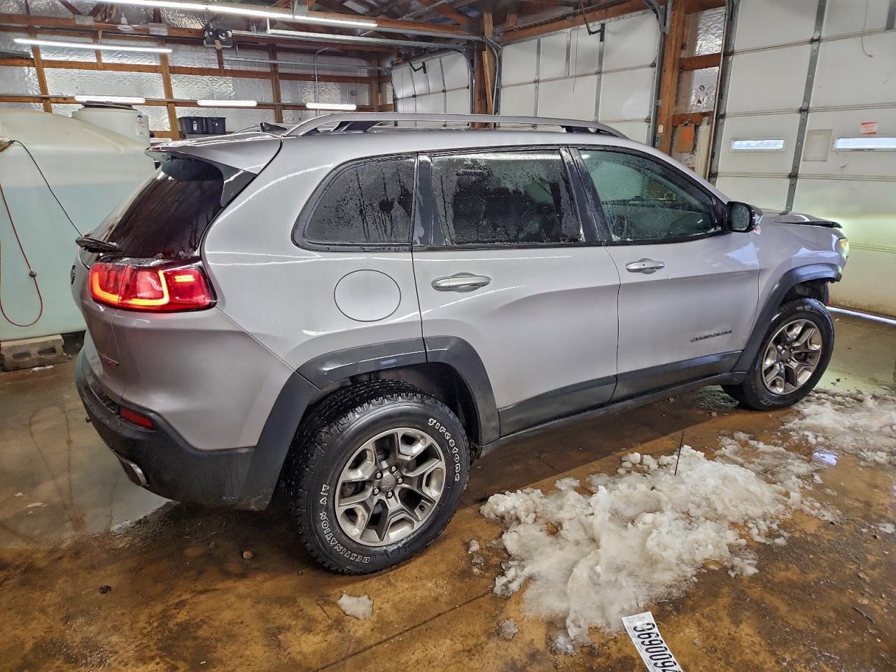 2019 Jeep Cherokee Trailhawk - Image 3