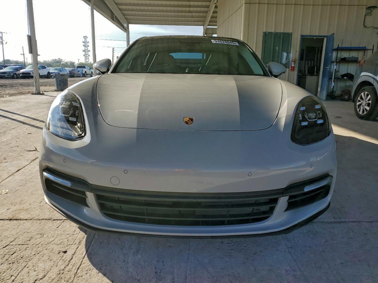 2018 Porsche Panamera 4 - Image 5