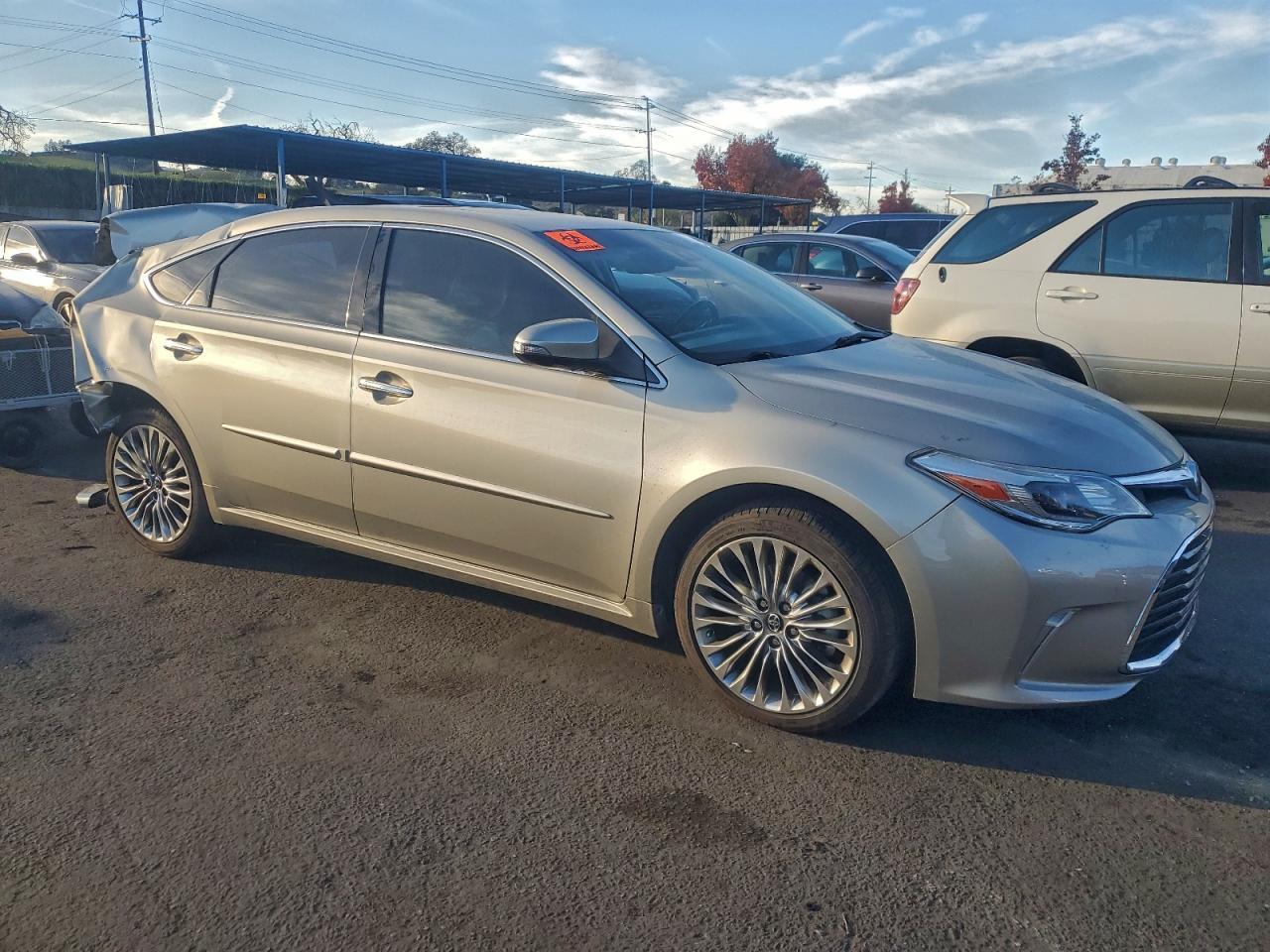 2017 Toyota Avalon - Image 4