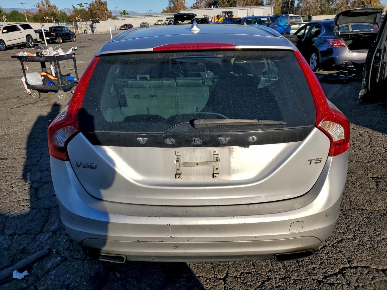 2016 Volvo V60 T5 Premier - Image 6