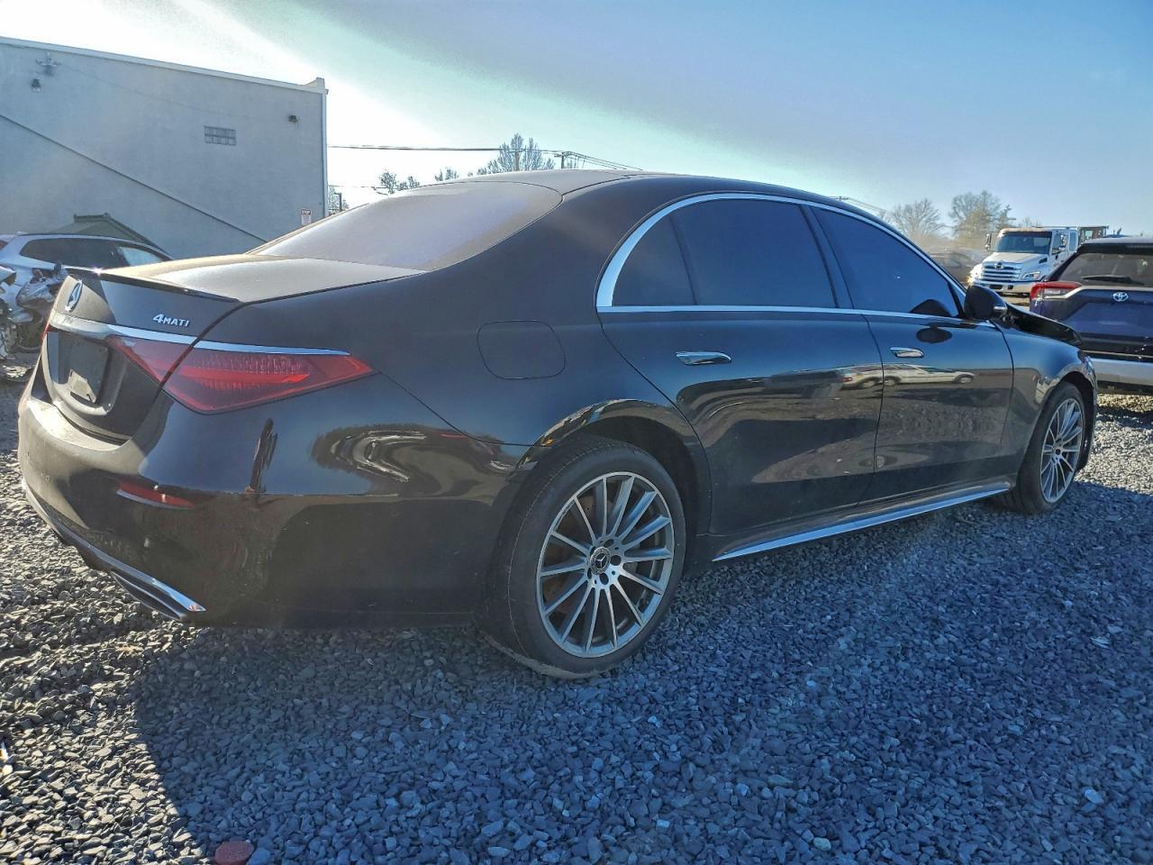 2023 Mercedes-Benz S 500 4Matic - Image 3