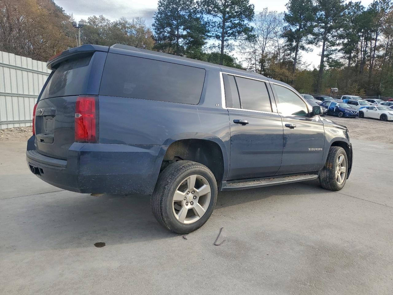 2019 Chevrolet Suburban C1500 Lt - Фото 3
