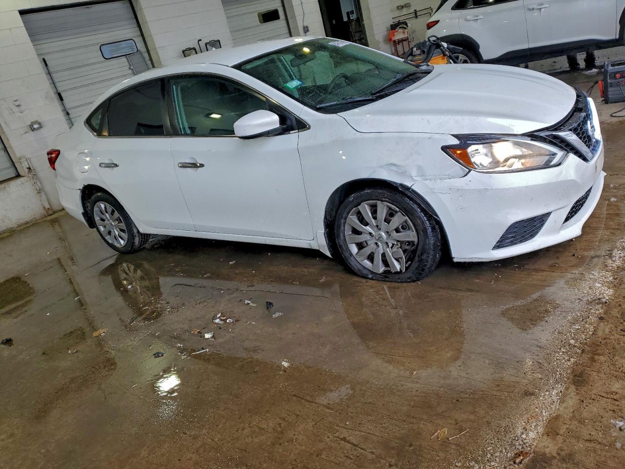 2017 Nissan Sentra S - Фото 4