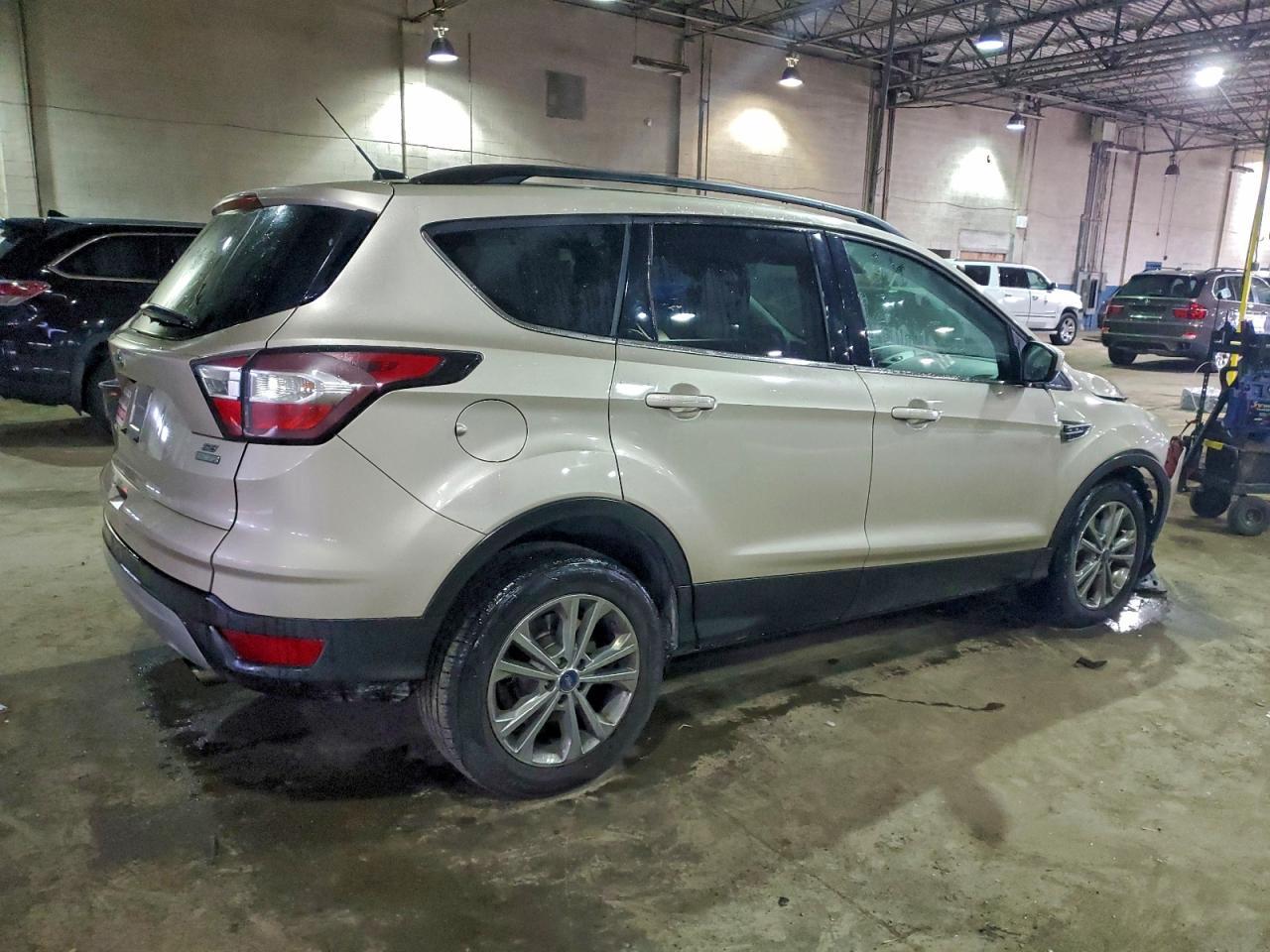 2017 Ford Escape Se - Фото 3