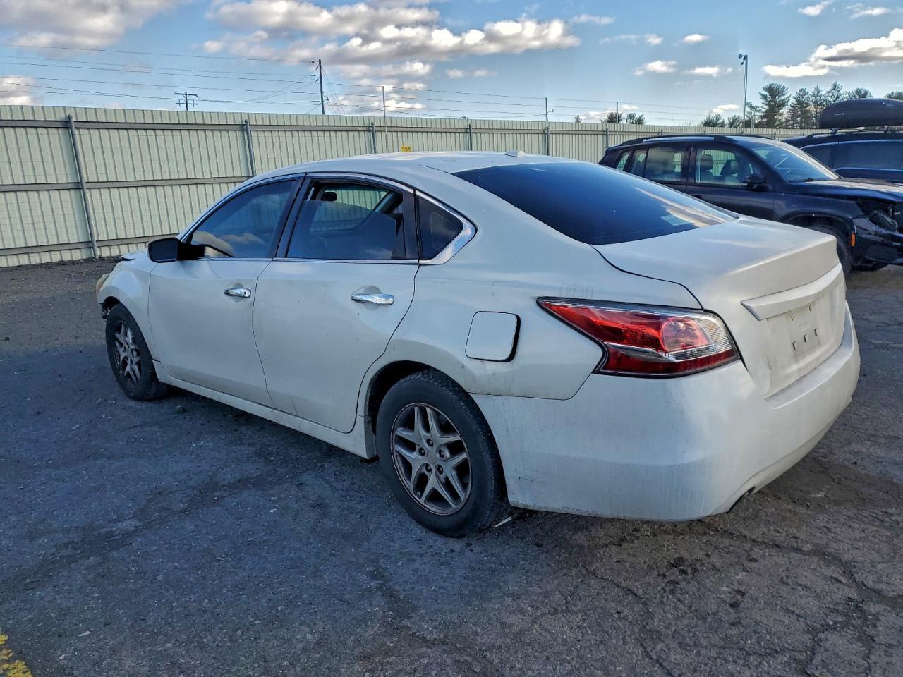 2015 Nissan Altima 2.5 - Фото 2