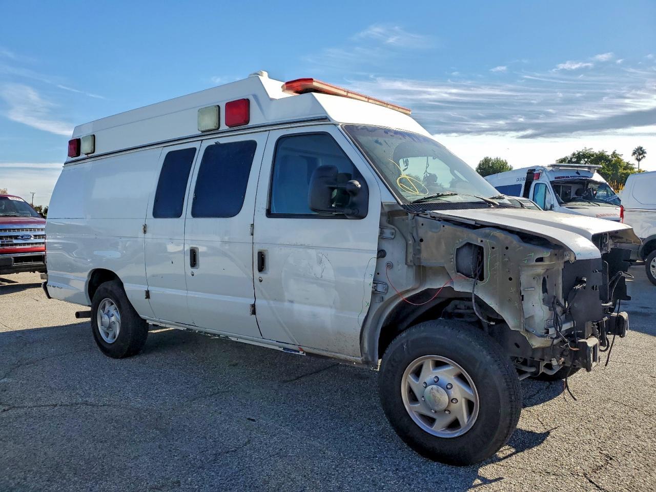 2014 Ford E350 Ambulance - Фото 4