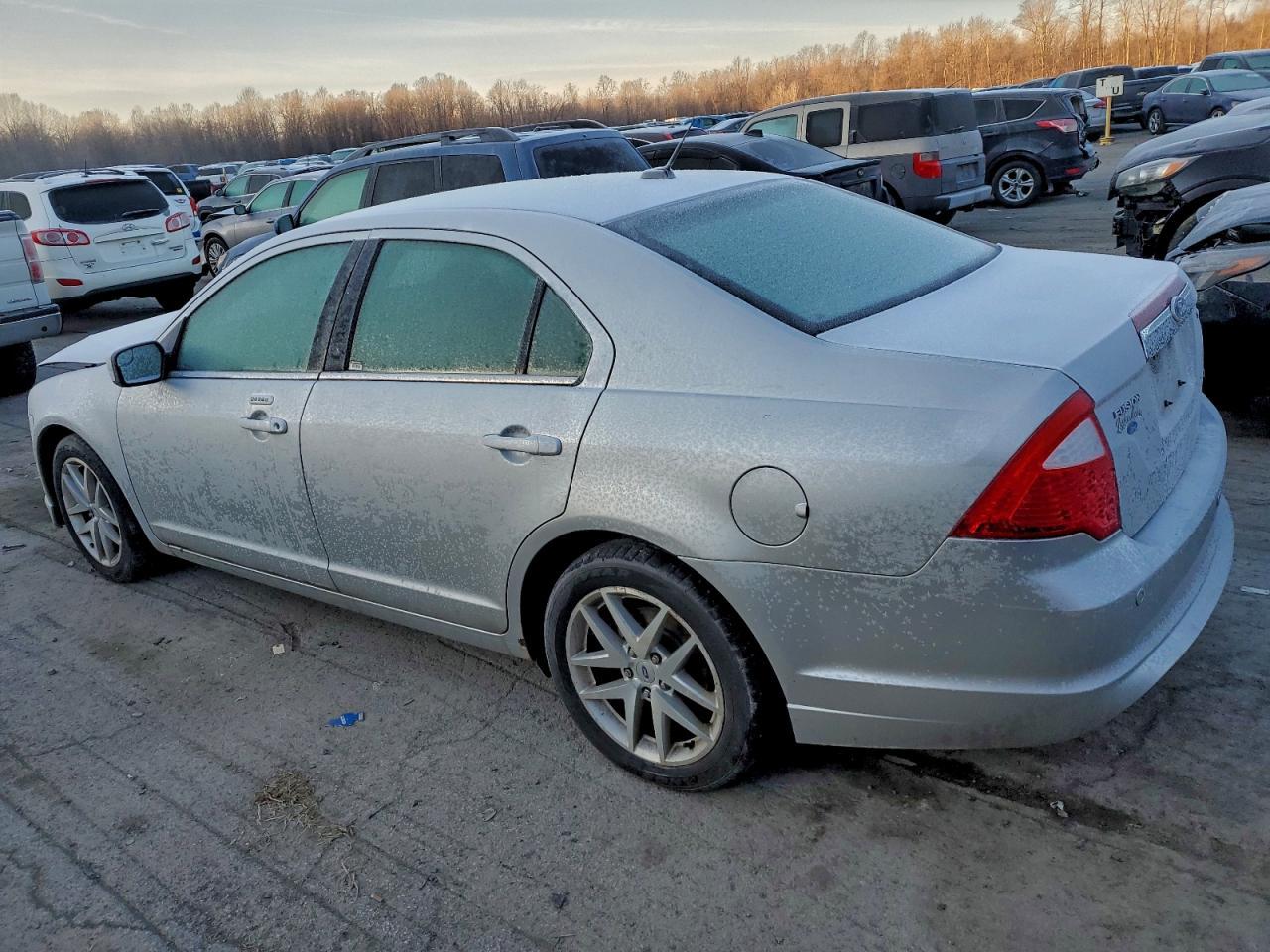 2011 Ford Fusion Sel - Image 2