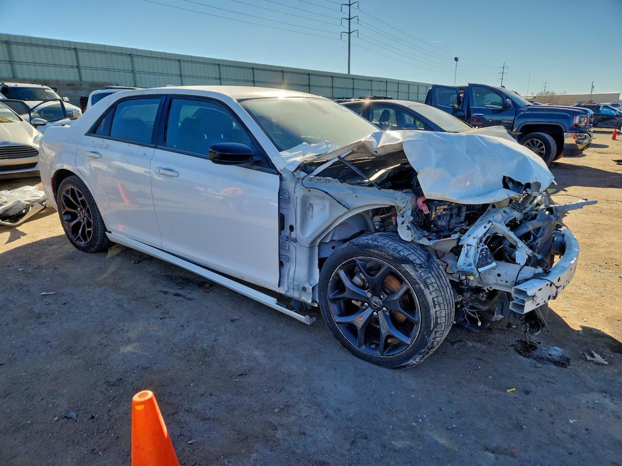 2022 Chrysler 300 Touring - Image 4