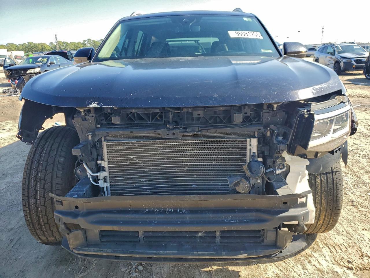 2022 Volkswagen Atlas Sel R-Line - Image 5