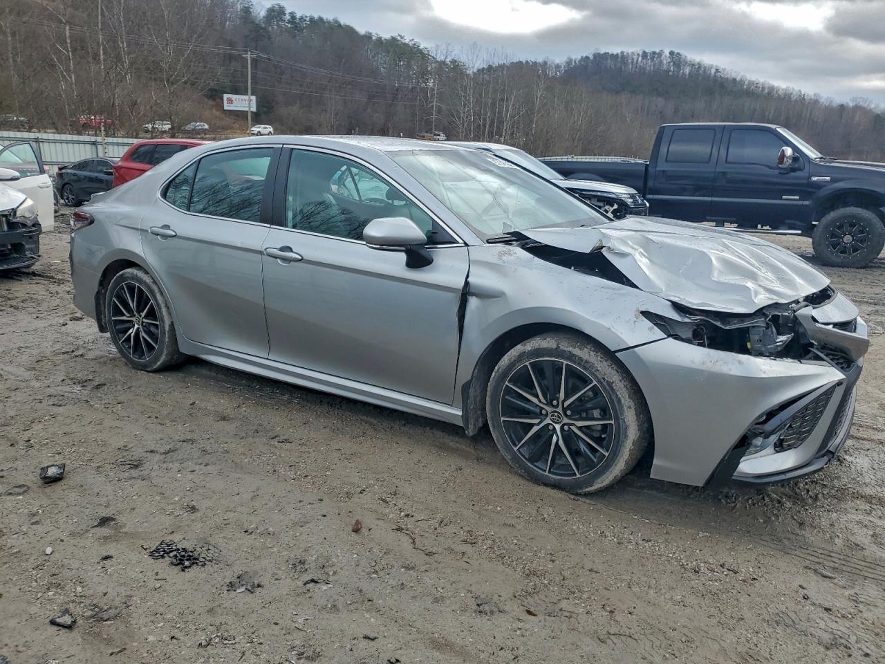 2022 Toyota Camry Se - Фото 4