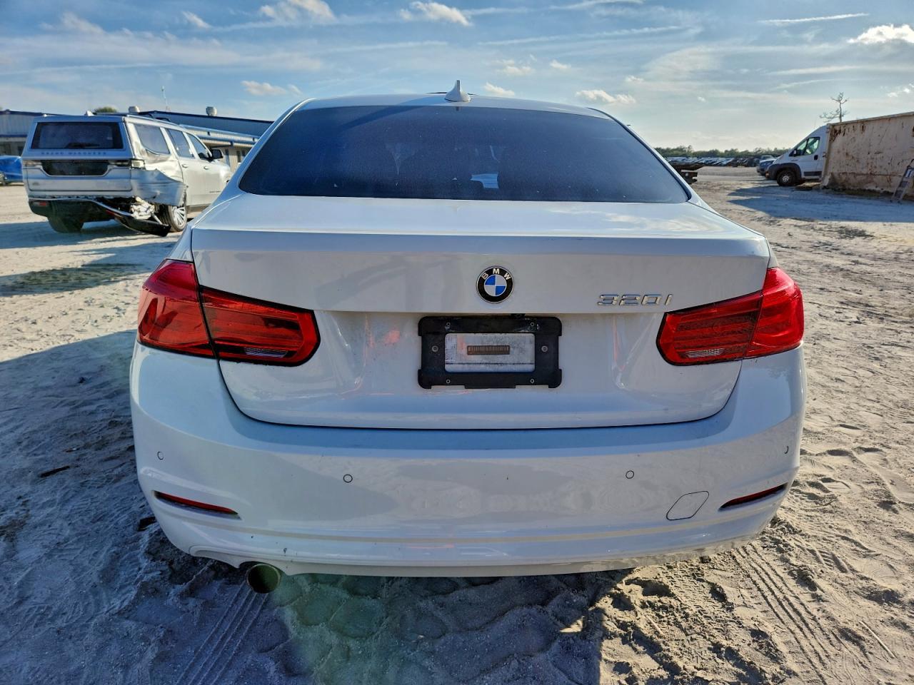 2017 BMW 320 I - Фото 6