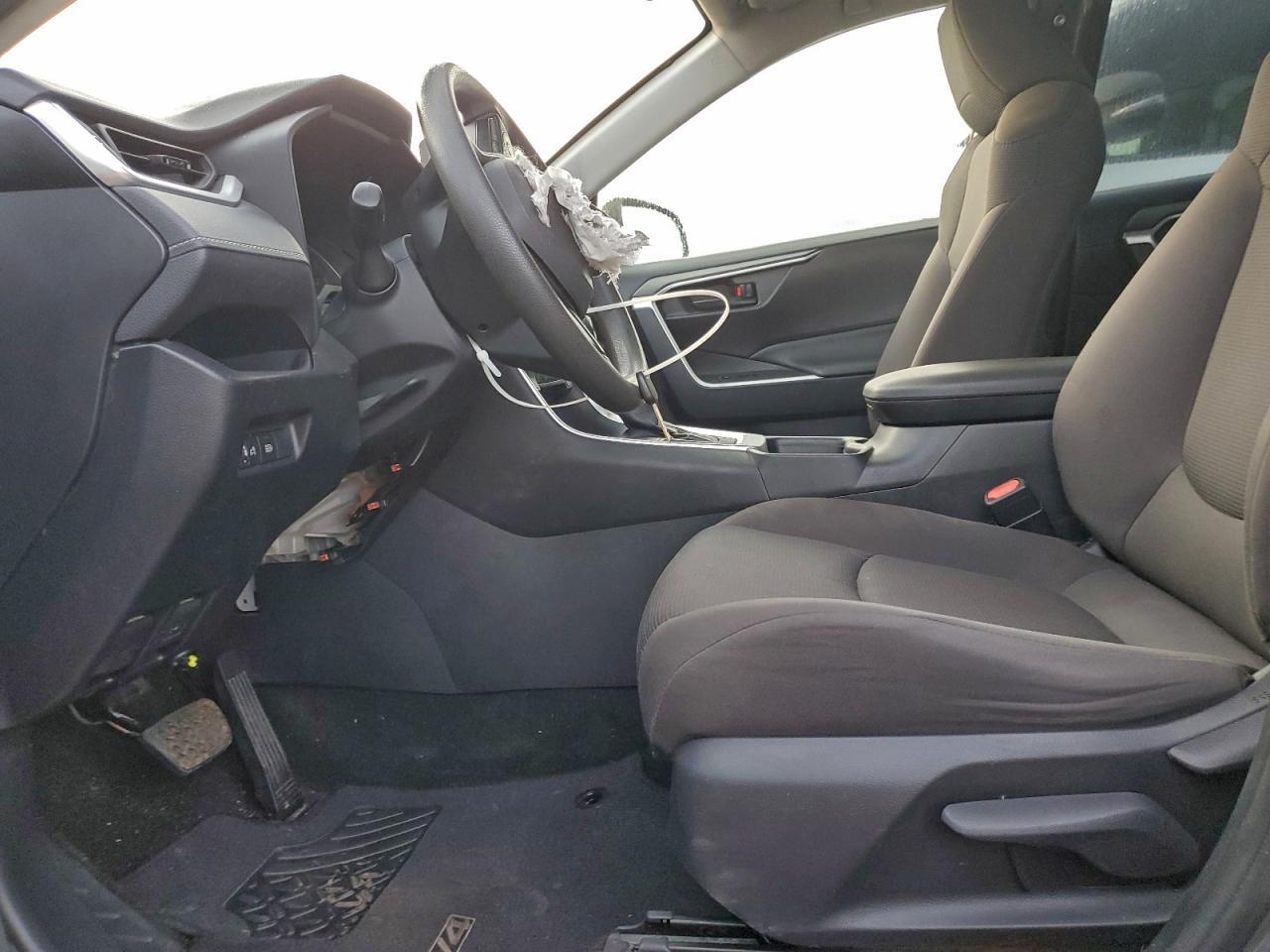 2019 Toyota Rav4 Le - Image 7