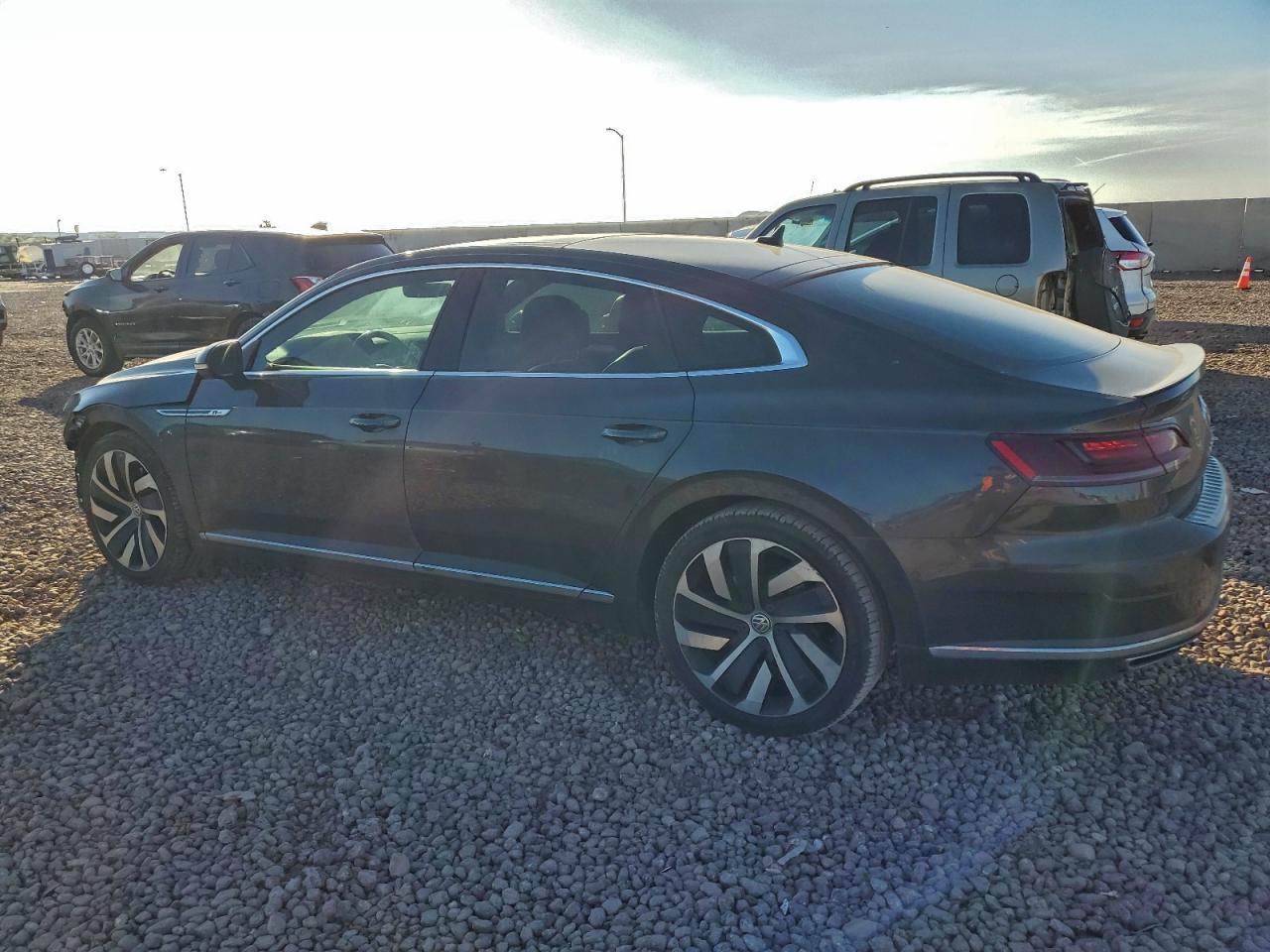 2019 Volkswagen Arteon Sel Premium - Image 2