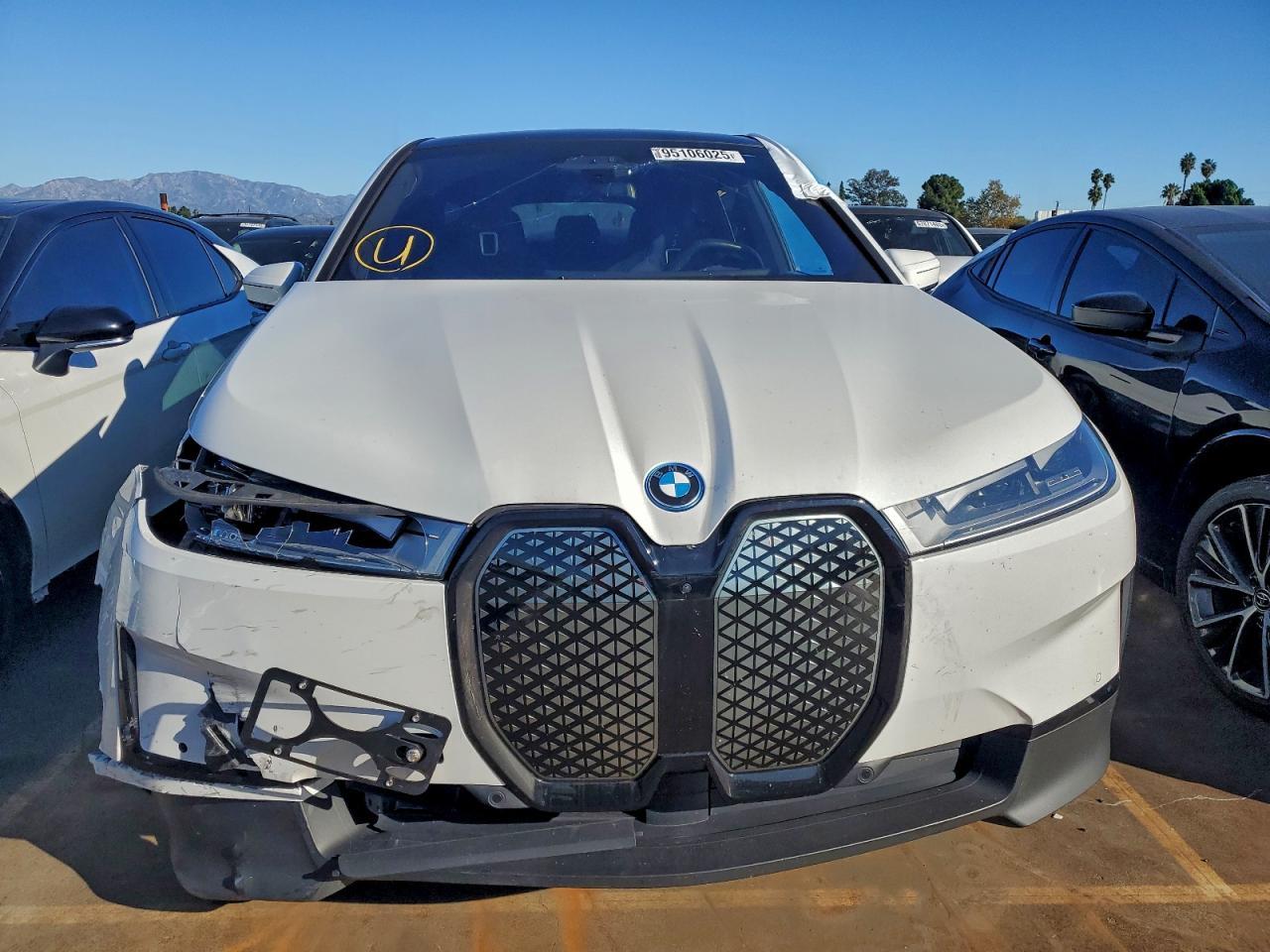 2024 BMW Ix xDrive50 - Фото 5