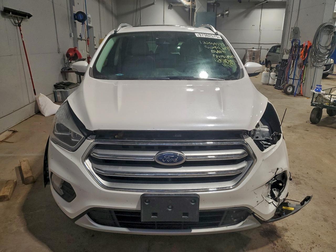 2017 Ford Escape Titanium - Image 5