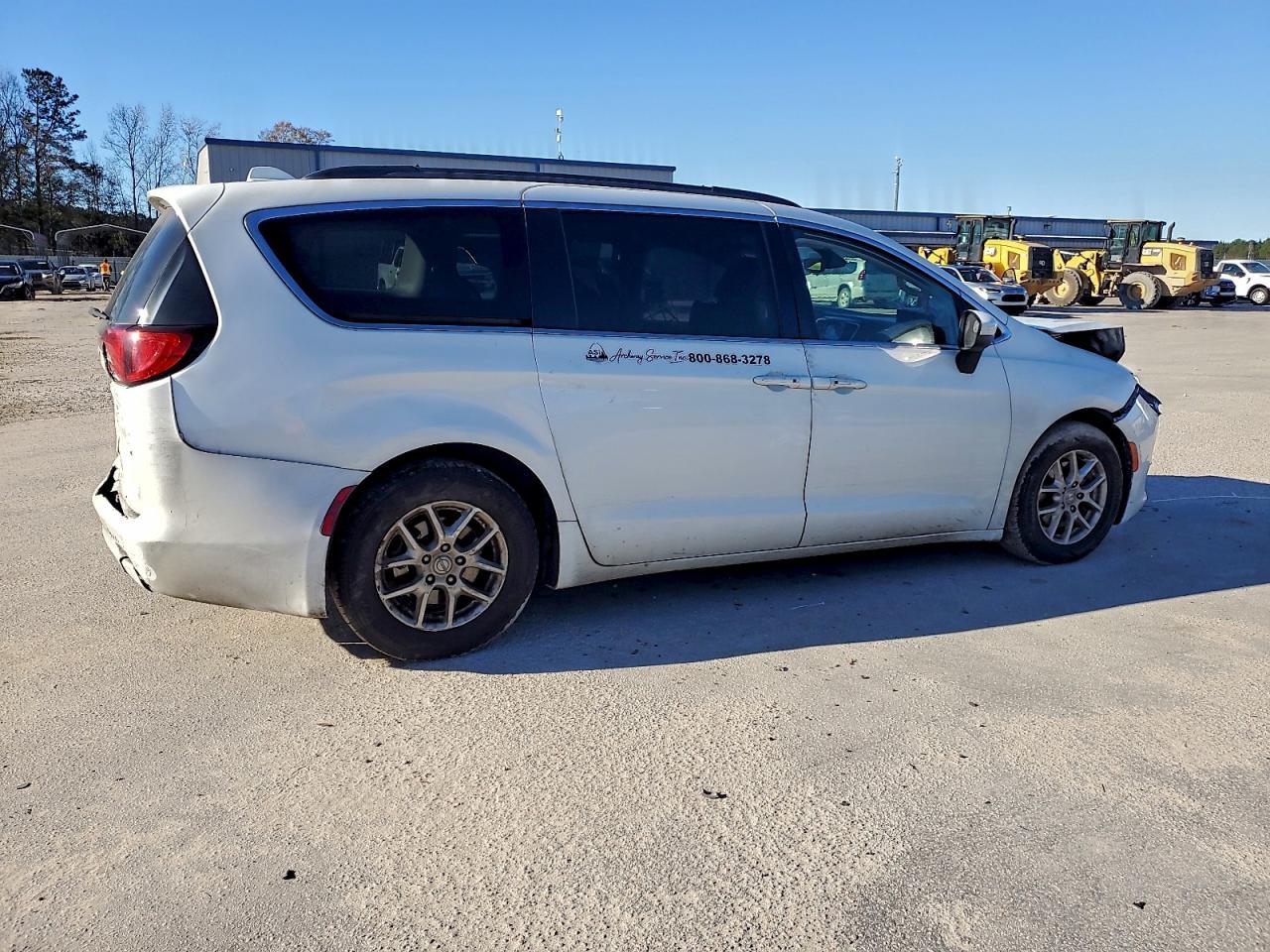2020 Chrysler Voyager Lxi - Фото 3
