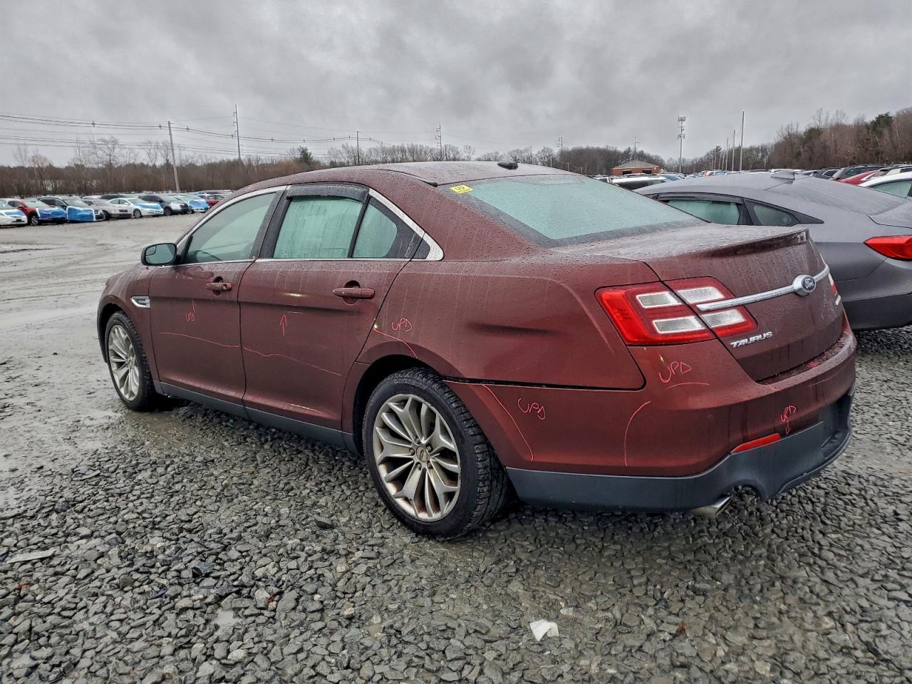 2015 Ford Taurus Limited - Image 2