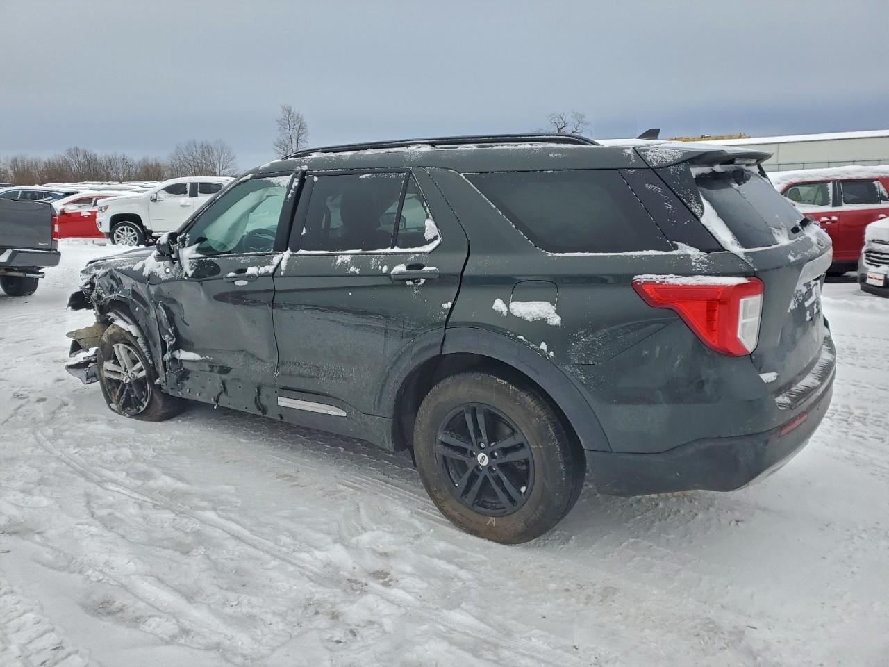 2023 Ford Explorer Xlt - Фото 2