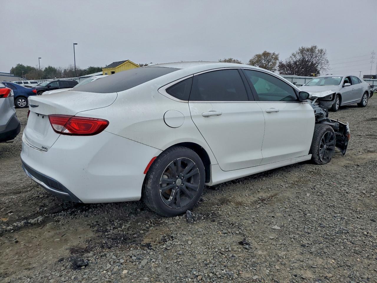 2016 Chrysler 200 Limited - Image 3