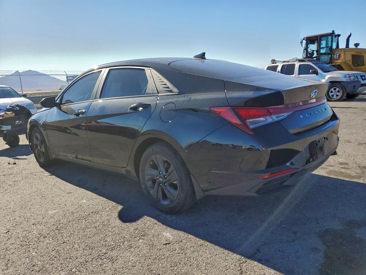 2023 Hyundai Elantra Sel - Image 2