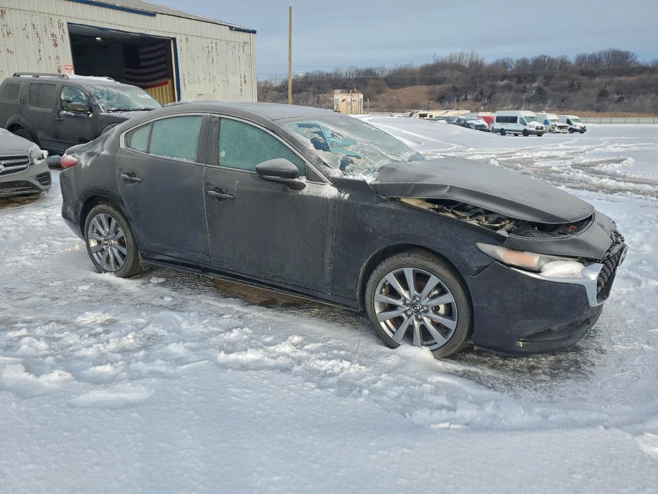 2025 Mazda 3 Preferred - Фото 4