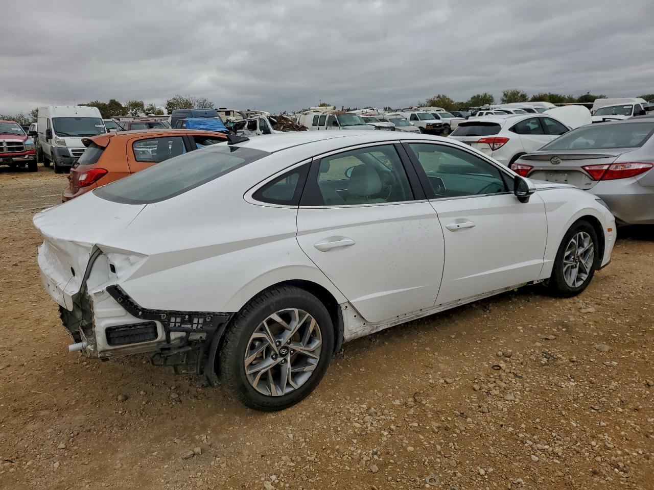 2023 Hyundai Sonata Sel - Image 3